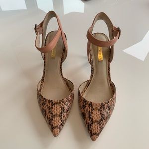 Louise et Cie Pumps